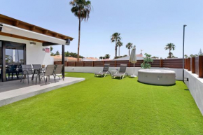 Casa Luna Kingbed and Jacuzzi